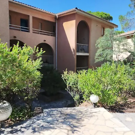 Studio Avec Piscine Partagee Et Jardin Amenage A Raphael A 5 Km De La Plage Appartement *