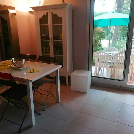 Studio Avec Piscine Partagee Et Jardin Amenage A Raphael A 5 Km De La Plage Appartement