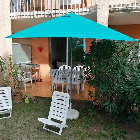 Studio Avec Piscine Partagee Et Jardin Amenage A Raphael A 5 Km De La Plage Appartement